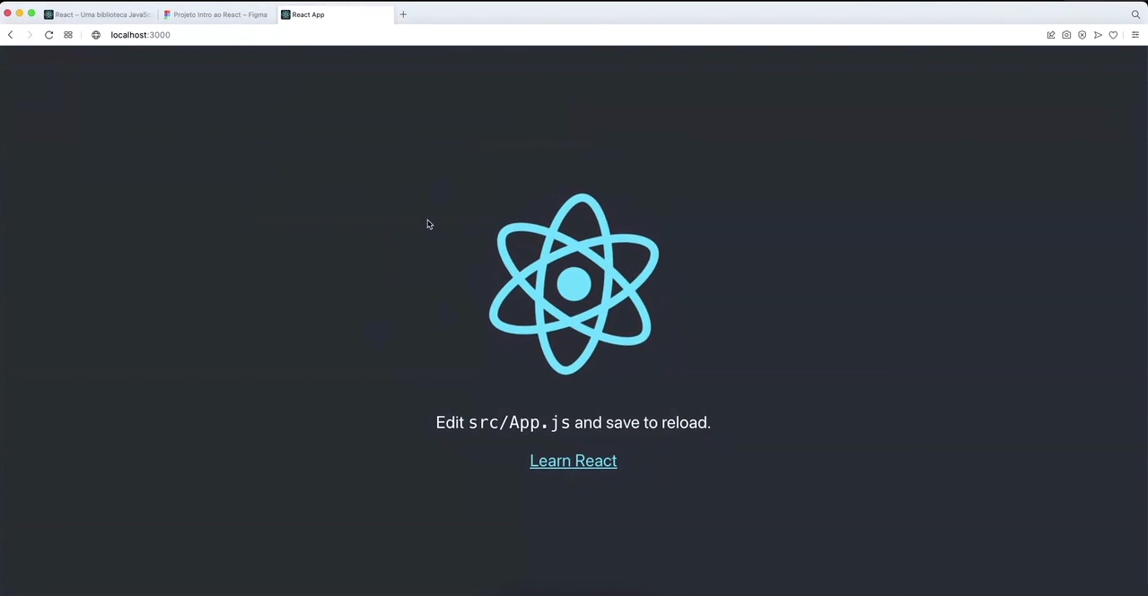Página da web. Fundo cinza escuro com um ícone de átomo de cor azul clara centralizado. Abaixo do átomo o texto "Edit src/App.js and save to reload." em branco. Abaixo dele, "Learn React" está escrita e sublinhado por uma fina linha azul com as mesmas cores do ícone.